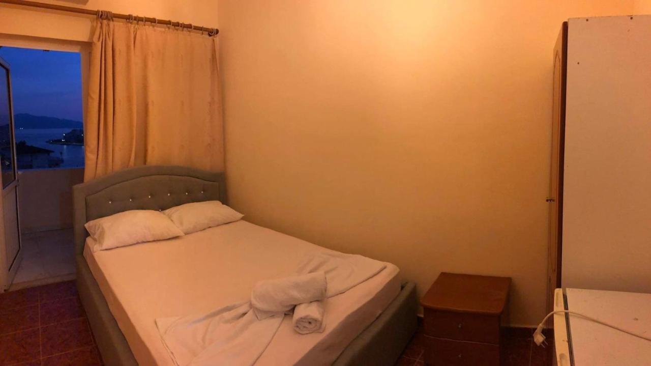 סרנדה Hotel Gjika מראה חיצוני תמונה
