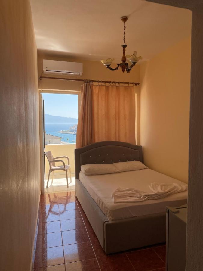סרנדה Hotel Gjika מראה חיצוני תמונה
