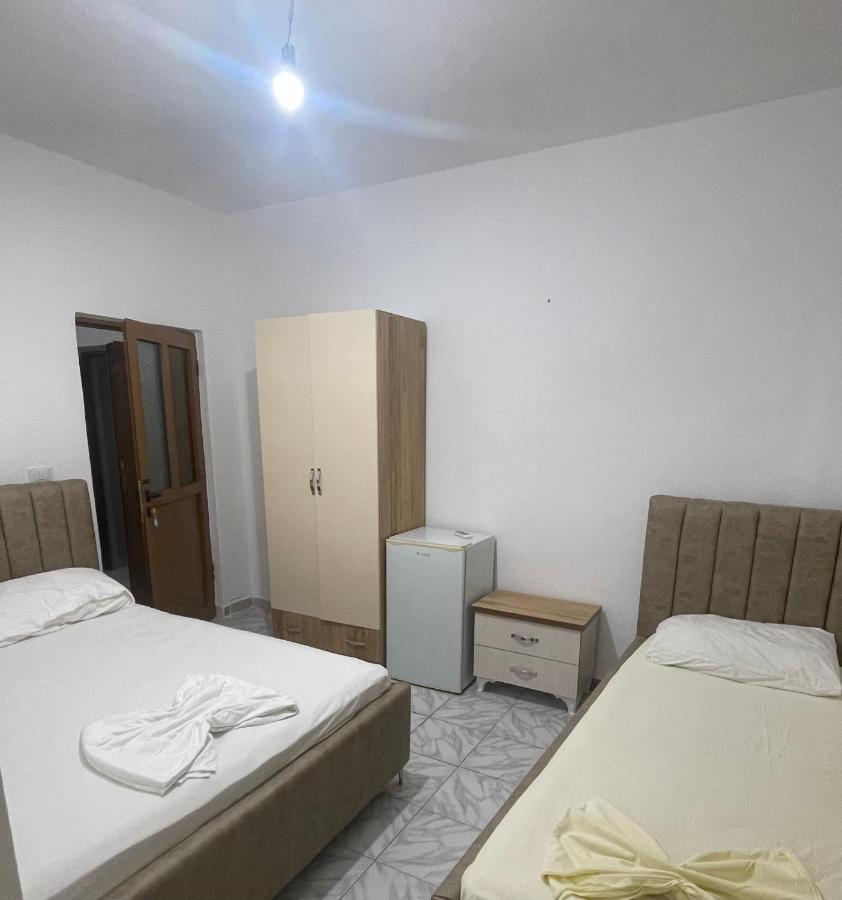 סרנדה Hotel Gjika מראה חיצוני תמונה