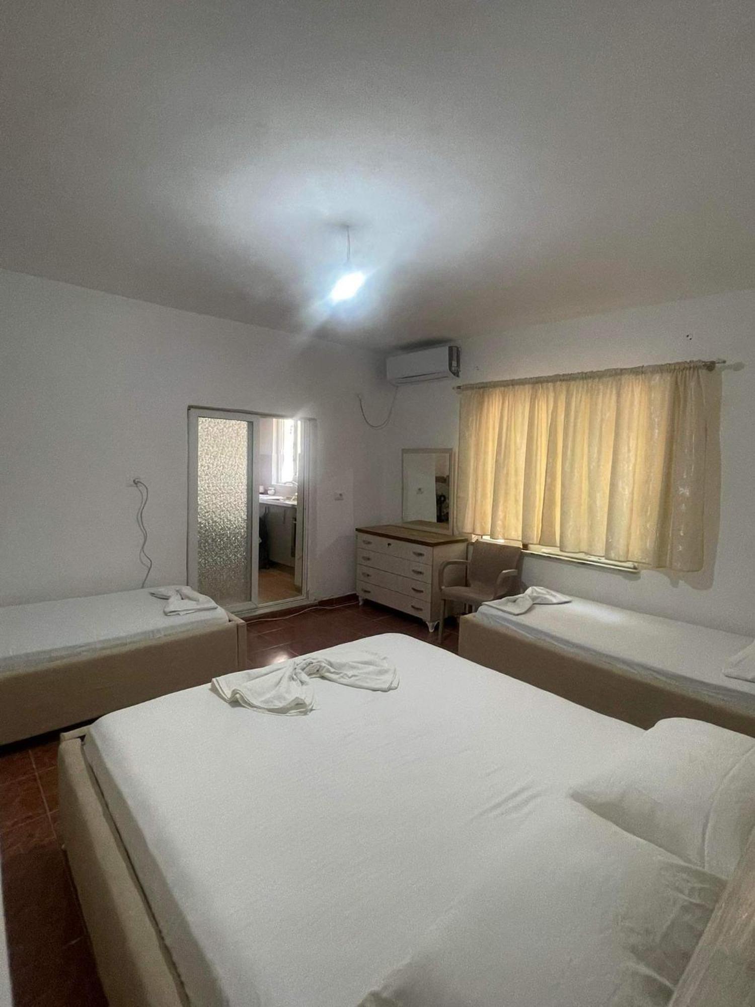 סרנדה Hotel Gjika מראה חיצוני תמונה
