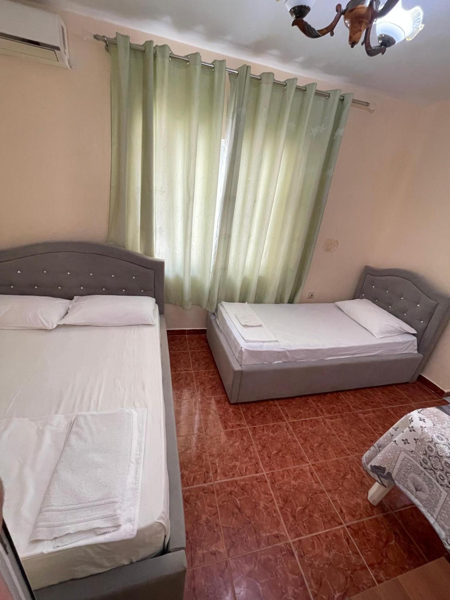 סרנדה Hotel Gjika מראה חיצוני תמונה