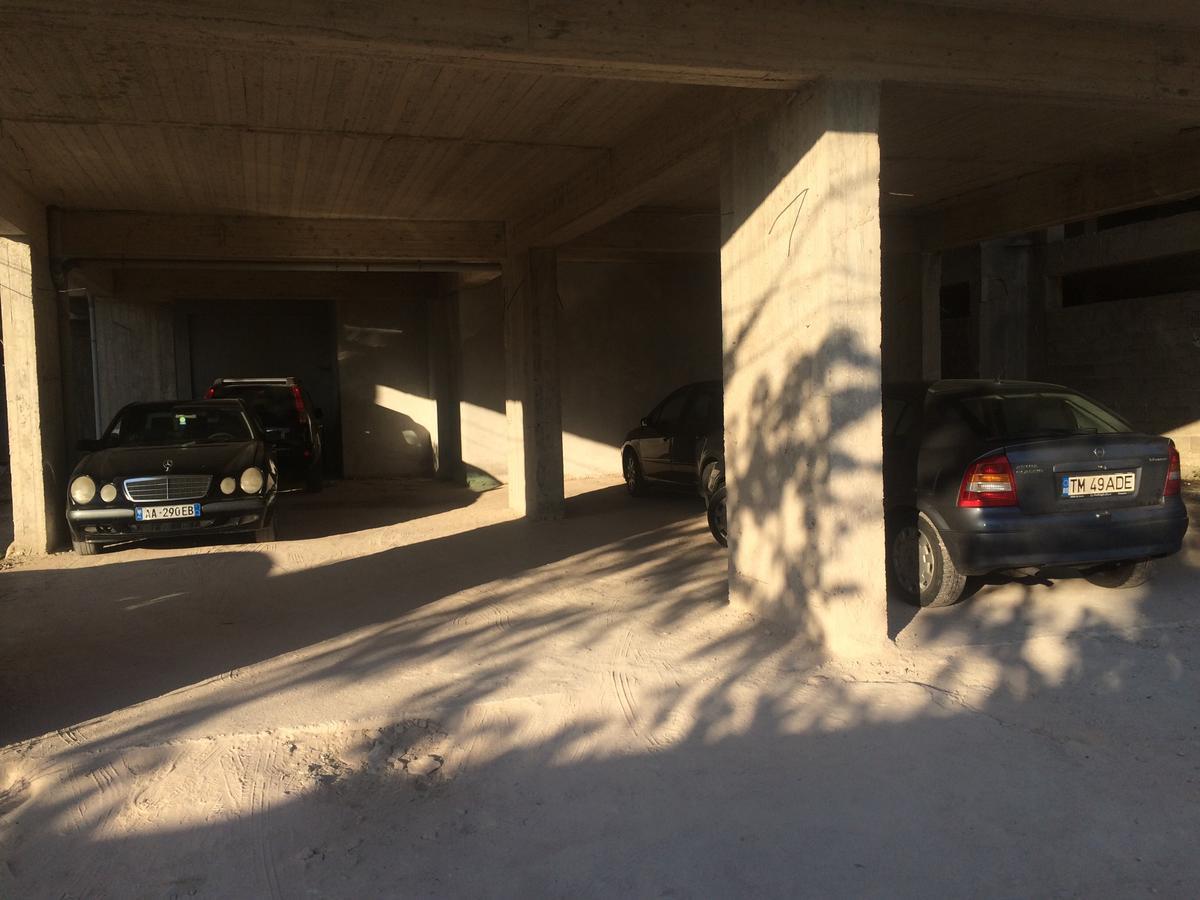 סרנדה Hotel Gjika מראה חיצוני תמונה