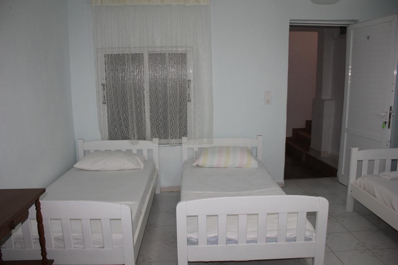 סרנדה Hotel Gjika מראה חיצוני תמונה