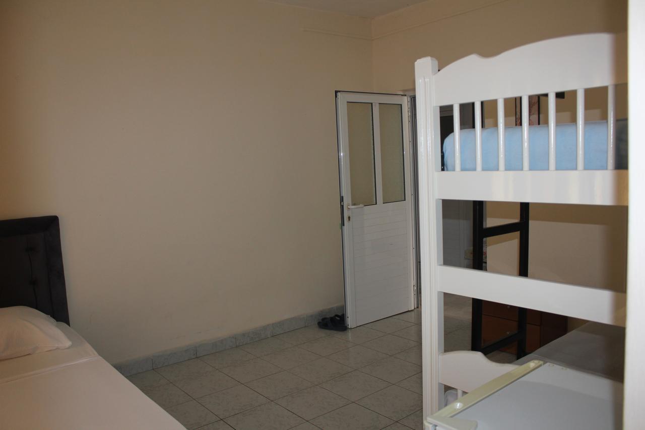 סרנדה Hotel Gjika מראה חיצוני תמונה