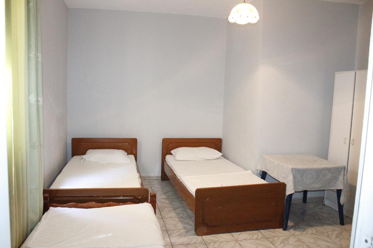 סרנדה Hotel Gjika מראה חיצוני תמונה